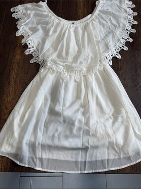 White Off-Shoulder Lace-Trim Formal Dress. CAJA # 1 F